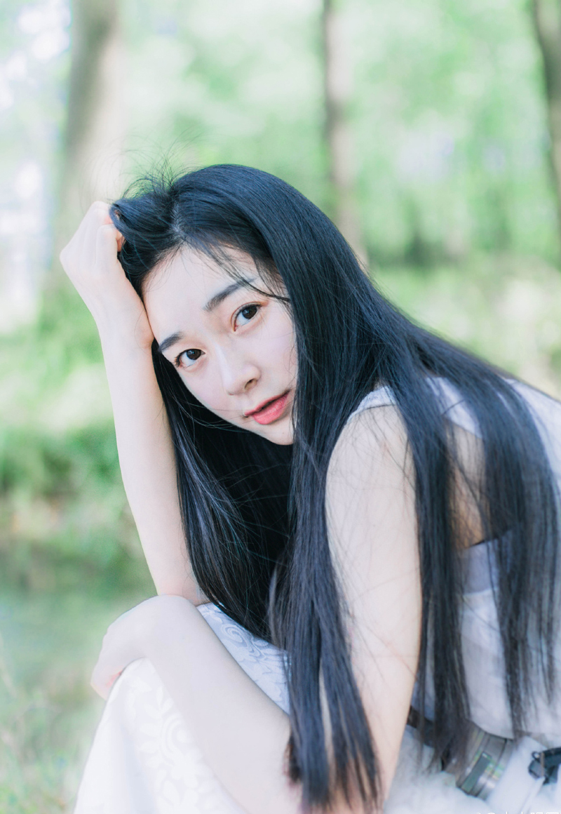 戏，这么演，叫戏，那么演，也叫戏，这一场下了，那一场上来，看戏的，是自己，上台的，也是自己。你是自由的，你有权利以自己的方式表达自己的路。他人喜不喜欢你走出来的路，不是你的事情，因为，毕竟，你没有强迫任何人。